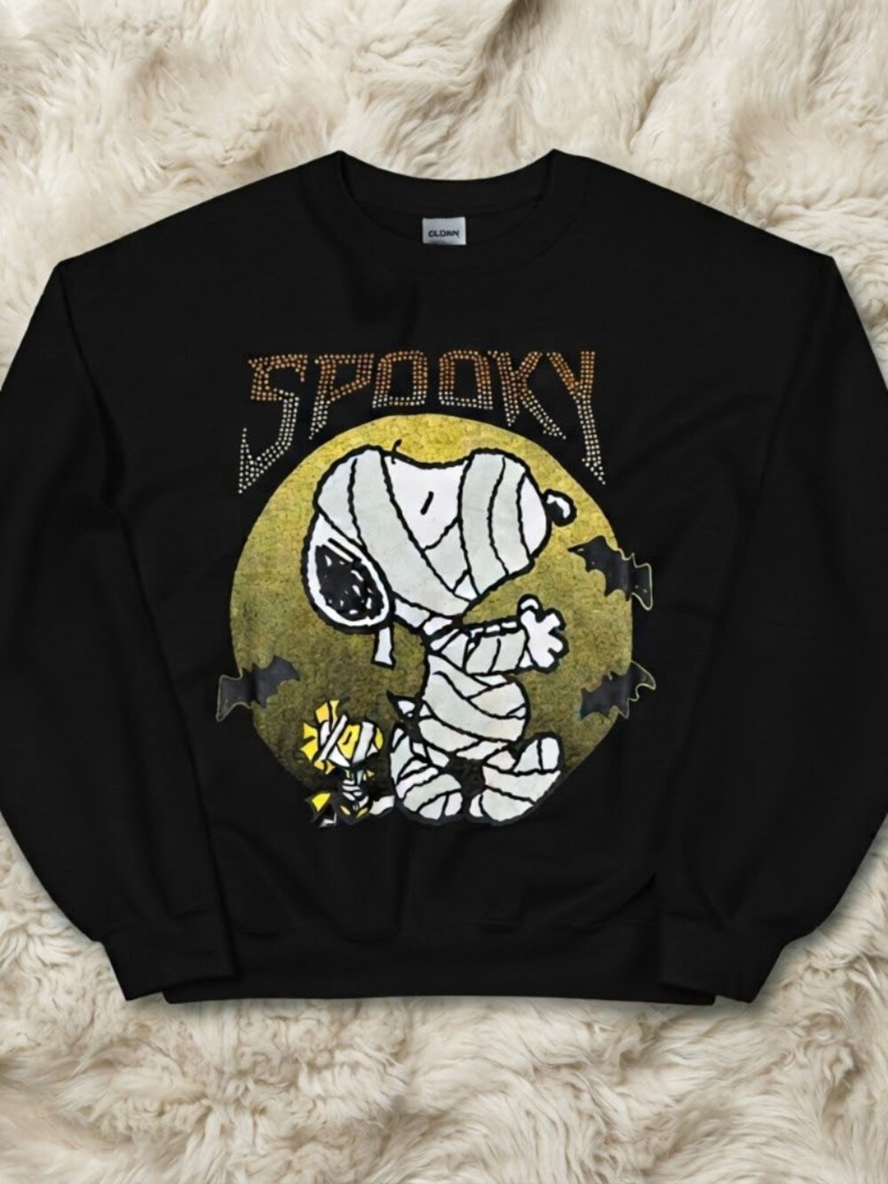 Gildan Black Halloween Snoopy Mummy Crewneck Graphic Sweatshirt